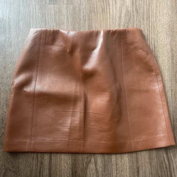 *LIKE NEW* Wilfred Classic Mini Skirt - Brown Vegan Leather - Picture 2 of 4